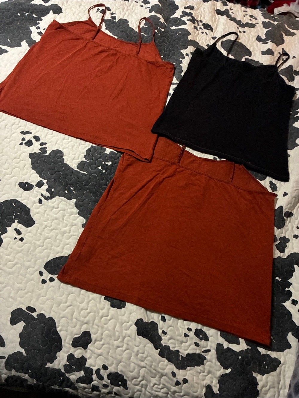 Time and Tru Rust and Black Tank Tops Duo